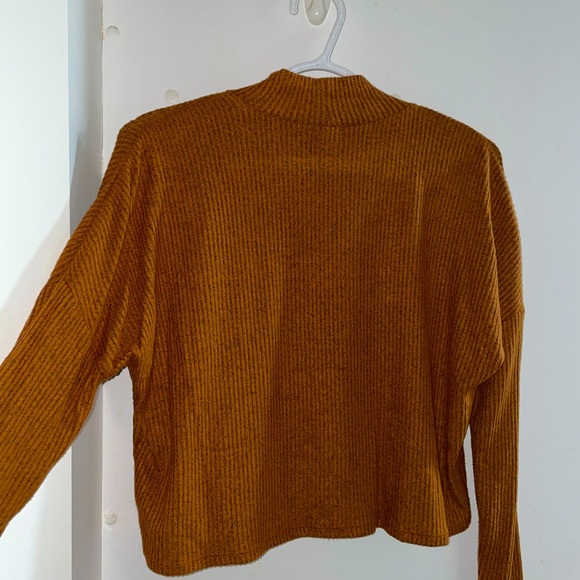 Crop top sweater - Picture 1 of 3
